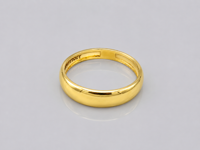 Golden Men's Classic Domed Wedding Band