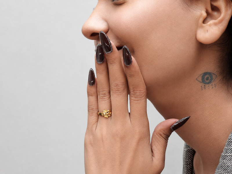 Golden Butterfly Clover Ring – view 2