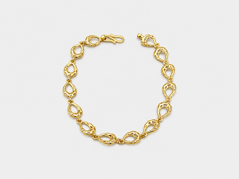 Golden Teardrop Openwork Link Bracelet