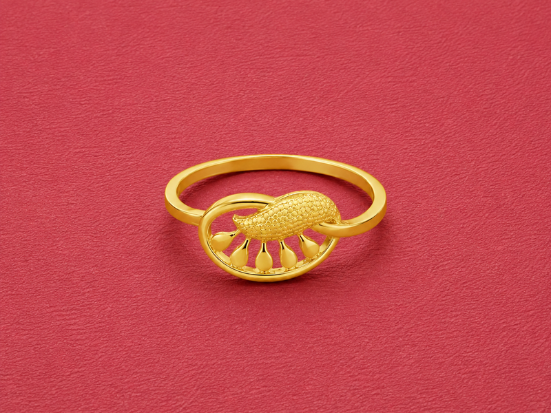 Golden Sunburst Oval Ring