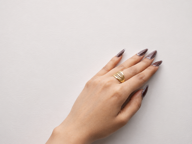 Golden Lattice Dome Band Ring – view 4