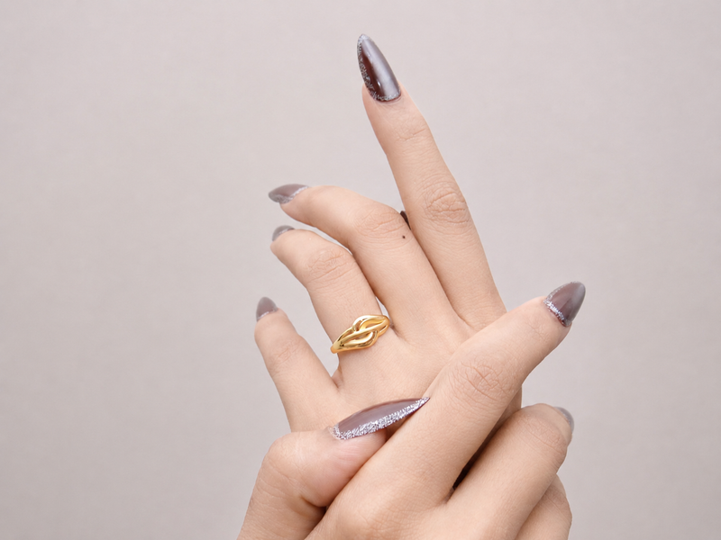 Golden Twisted Knot Triple-Band Ring – view 2