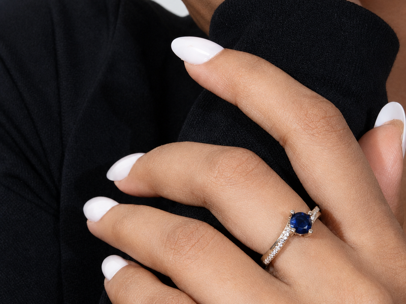 Silver Blue Round Solitaire Twist Ring – view 3
