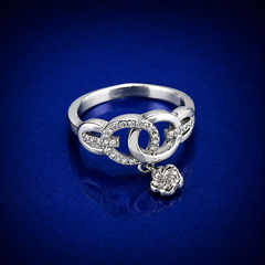 Silver Interlocked Circles Charm Ring