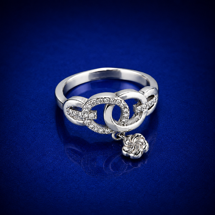 Silver Interlocked Circles Charm Ring