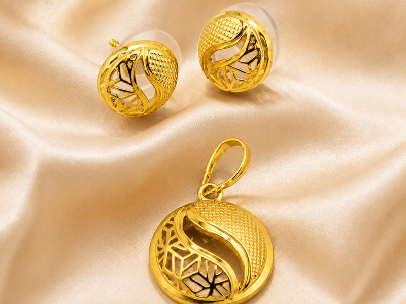 Golden Dome Mesh Pendant & Stud Set – view 2