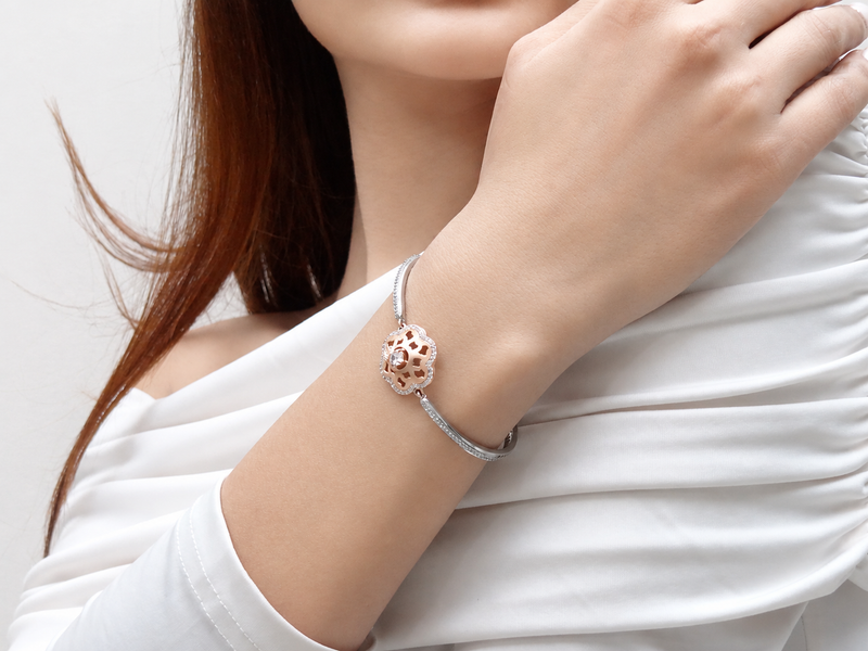 Silver Bracelet with Rose Gold Clover Medallion – view 4