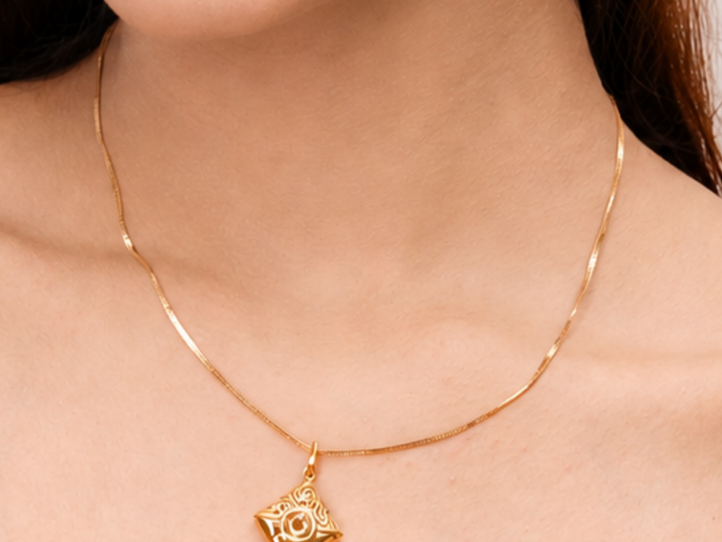 Golden Diamond Sunburst Pendant & Stud Set – view 3